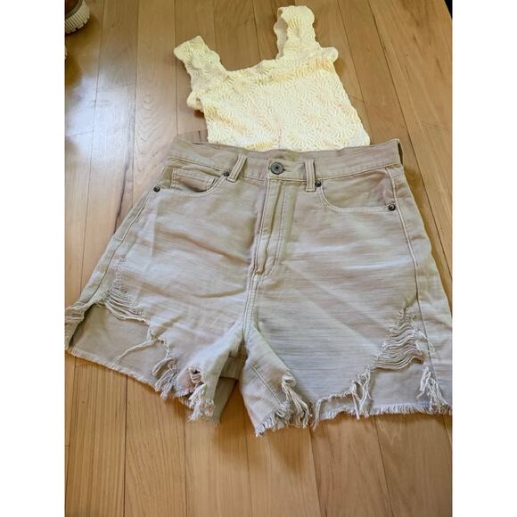 Cream Floral Pattern Tank - Picture 3 of 3